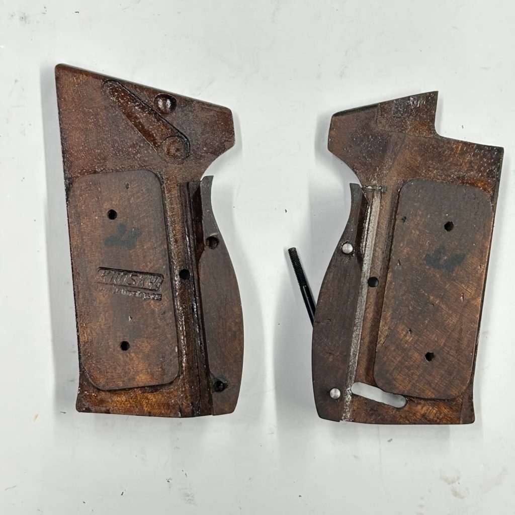 Impugnature Ortpediche In Noce Per SIG P210 – Modello Fatte A Mano Rilievo TACCHINO - Foto 4