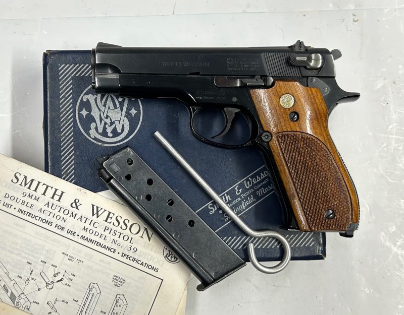 SMITH & WESSON 39 ~ 9 MM Luger 1980