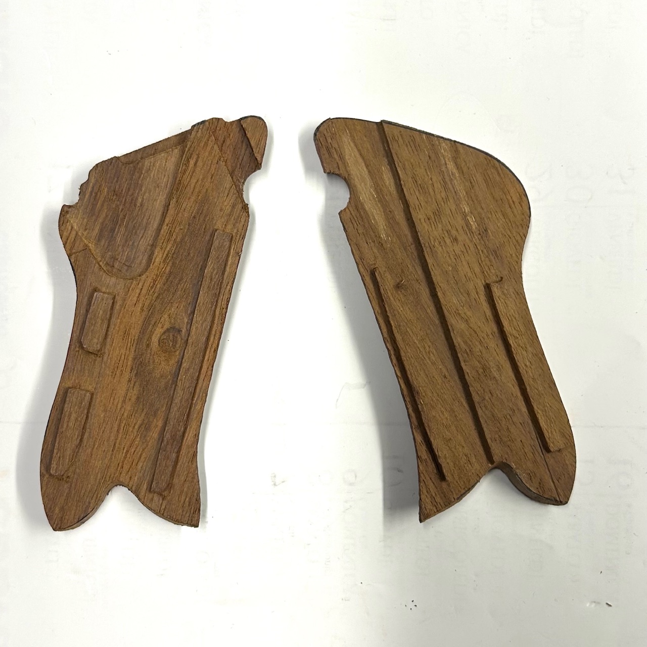 Guancette legno LUGER P08 - immagine 3